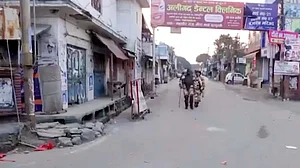 ہلدوانی تشدد کے دوران 2 افراد ہلاک، 250 سے زیادہ زخمی، کرفیو نافذ، انٹرنیٹ سروس معطل