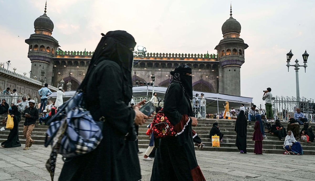 شہر حیدرآباد میں رمضان کی رونقیں، بازاروں میں خریداری عروج پر