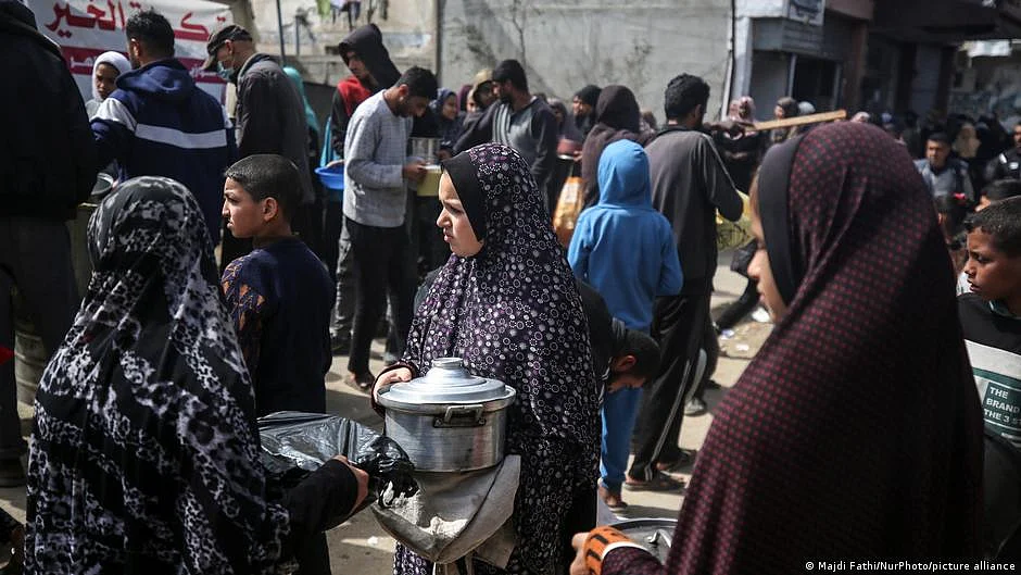 جنگ زدہ غزہ کے لیے امداد کی ترسیل کی کوششیں تیز تر