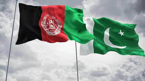 <div class="paragraphs"><p>پاکستان اور افغانستان کا قومی پرچم</p></div>
