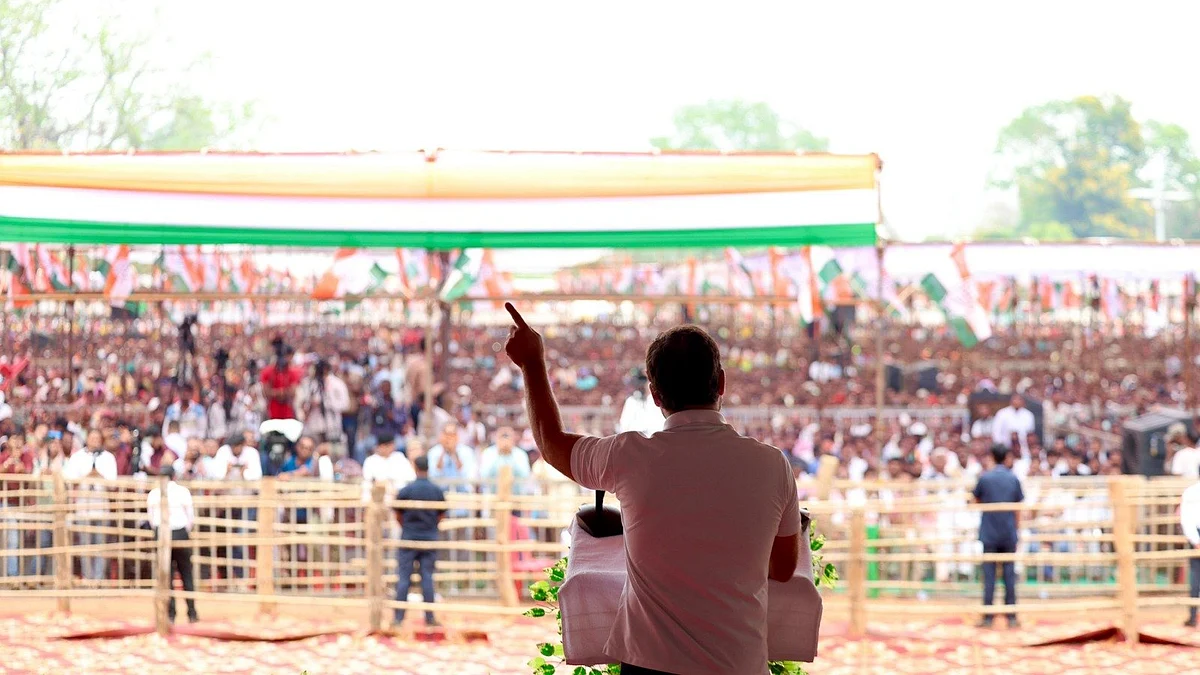 <div class="paragraphs"><p>چھتیس گڑھ میں جلسۂ عام سے خطاب کرتے ہوئے راہل گاندھی، تصویر @INCIndia</p></div>