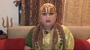 وارانسی: پی ایم مودی کے خلاف کھڑے ہوئے ملک کے پہلے خواجہ سرا مہامنڈلیشور، ہندو مہاسبھا نے بنایا امیدوار