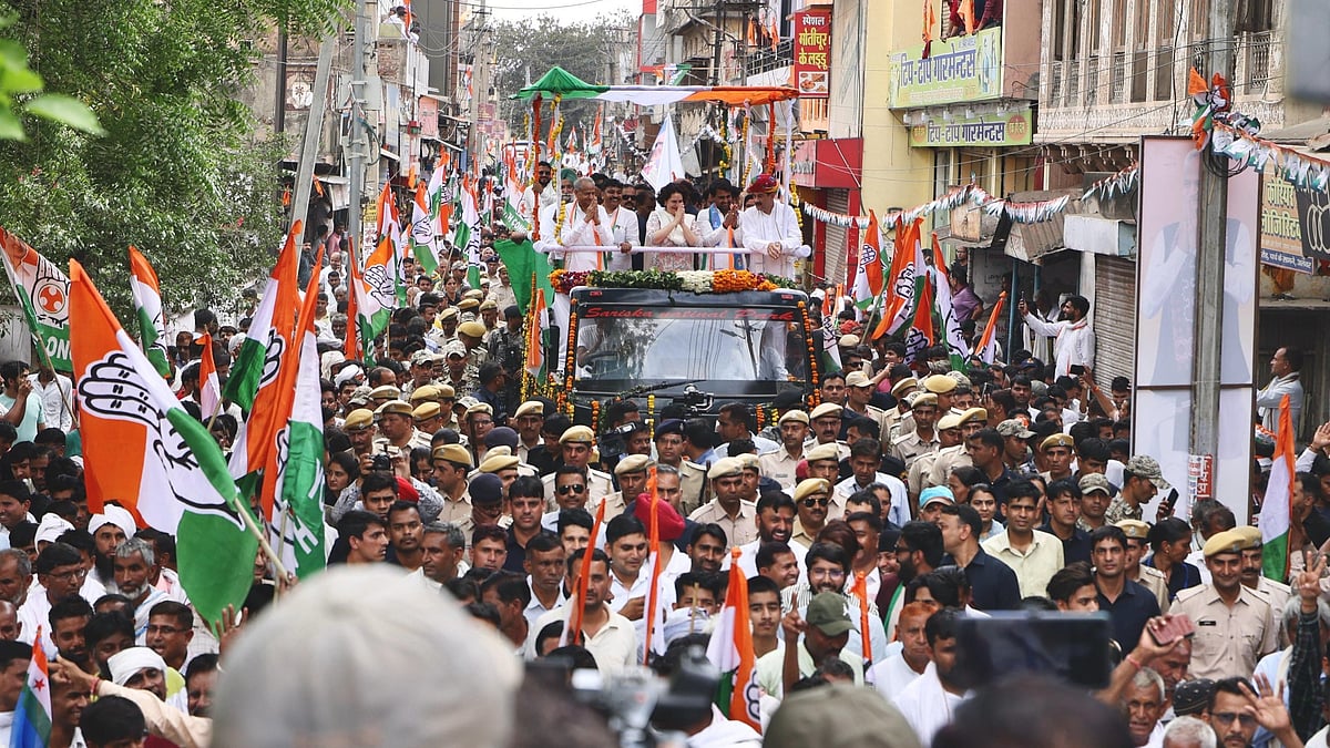 <div class="paragraphs"><p>الور میں روڈ شو کرتی ہوئی پرینکا گاندھی، تصویر @INCIndia</p></div>