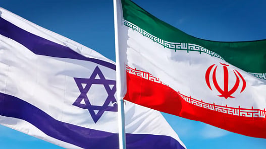 <div class="paragraphs"><p>اسرائیل اور ایران کا پرچم</p></div>