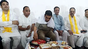کانگریس کے قد آور لیڈر چودھری متین احمد کی جانب سے عید ملن تقریب کا انعقاد