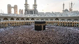 <div class="paragraphs"><p>حرم مکی</p></div>