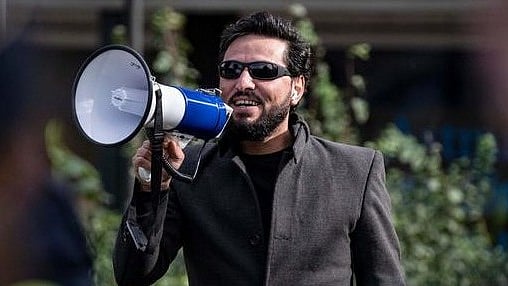 <div class="paragraphs"><p>سلوان مومیکا / تصویر: سوشل میڈیا</p></div>