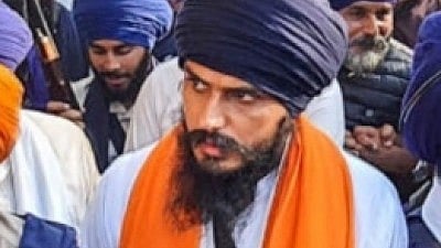 امرت پال سنگھ کی ماں بلوندر کور کو پنجاب پولیس نے گرفتار کرعدالتی حراست میں بھیجا