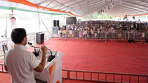 ’یہ قبائلیوں کا وقار مٹانے کی کوشش‘، پی ایم مودی کے ذریعہ قبائلیوں کو ’وَنواسی‘ کہنے پر راہل گاندھی ہوئے ناراض