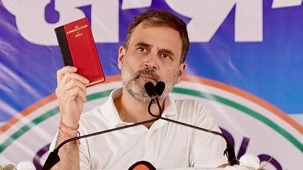<div class="paragraphs"><p>اڈیشہ میں انتخابی جلسہ سے خطاب کرتے ہوئے راہل گاندھی، تصویر @INCIndia</p></div>