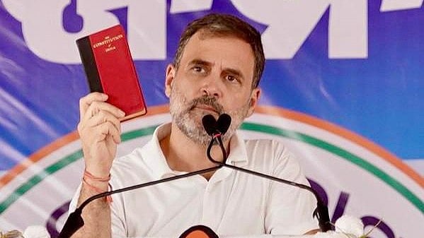 <div class="paragraphs"><p>اڈیشہ میں انتخابی جلسہ سے خطاب کرتے ہوئے راہل گاندھی، تصویر @INCIndia</p></div>