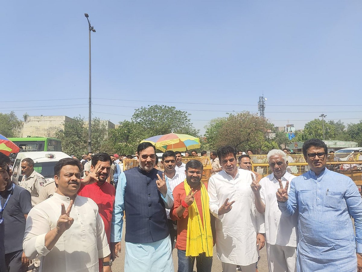 لوک سبھا انتخاب 2024: انڈیا اتحاد کے امیدوار ڈاکٹر کنہیا کمار نے اپنا پرچۂ نامزدگی داخل کیا