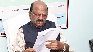 مغربی بنگال کے گورنر نے 100 لوگوں کو دکھایا راج بھون کا سی سی ٹی وی فوٹیج