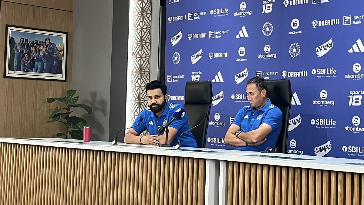 <div class="paragraphs"><p>اجیت اگرکر اور روہت شرما، تصویر @BCCI</p></div>