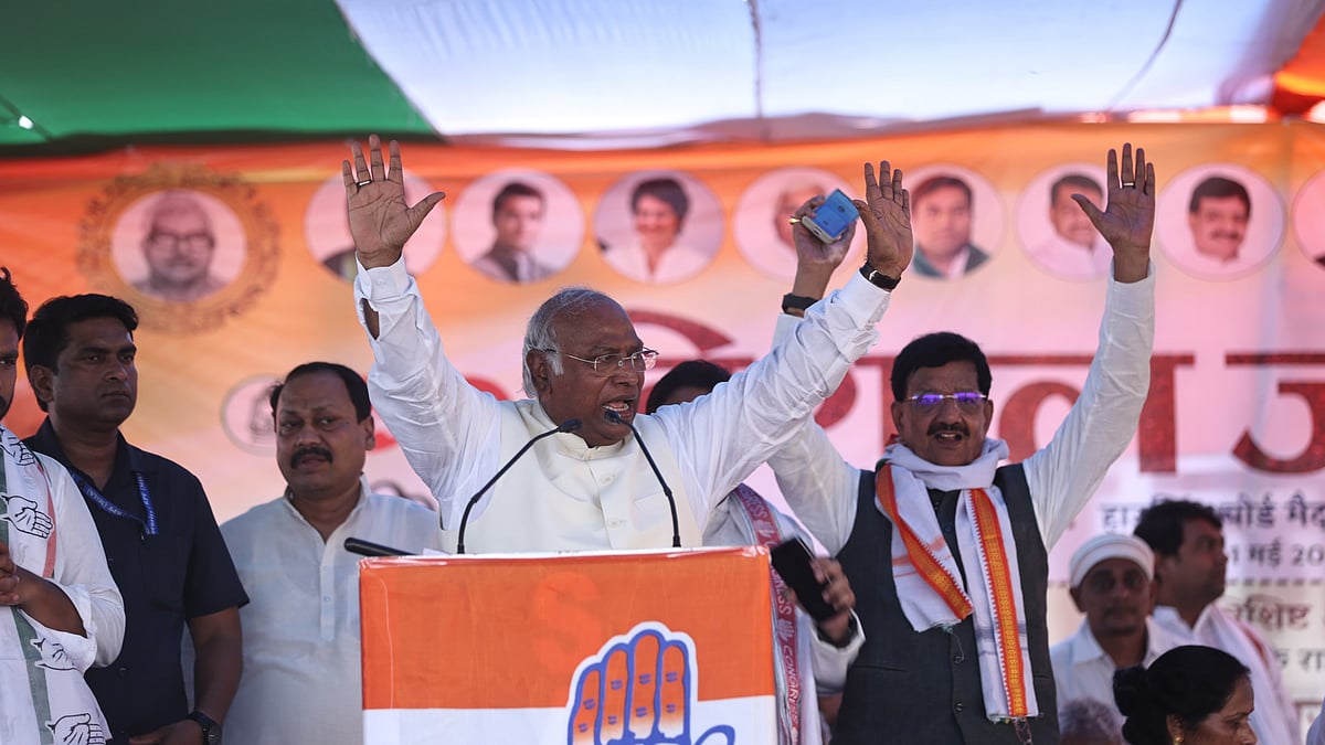 <div class="paragraphs"><p>جلسۂ عام سے خطاب کرتے کانگریس صدر کھڑگے، تصویر @INCIndia</p></div>