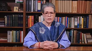 ’کانگریس اور انڈیا اتحاد جمہوریت و آئین کی حفاظت کے لیے وقف‘، سونیا گاندھی نے جاری کیا ویڈیو پیغام