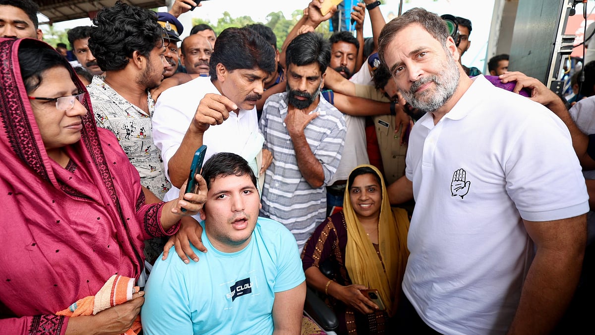 <div class="paragraphs"><p>وائناڈ کی عوام سے ملاقات کرتے ہوئے راہل گاندھی، تصویر @INCIndia</p></div>