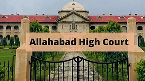 گھر میں نماز پڑھنے سے روکنے کے معاملے میں بریلی کے ڈی ایم اور ایس ایس پی کو نوٹس، الٰہ آباد ہائی کورٹ نے مانگا جواب