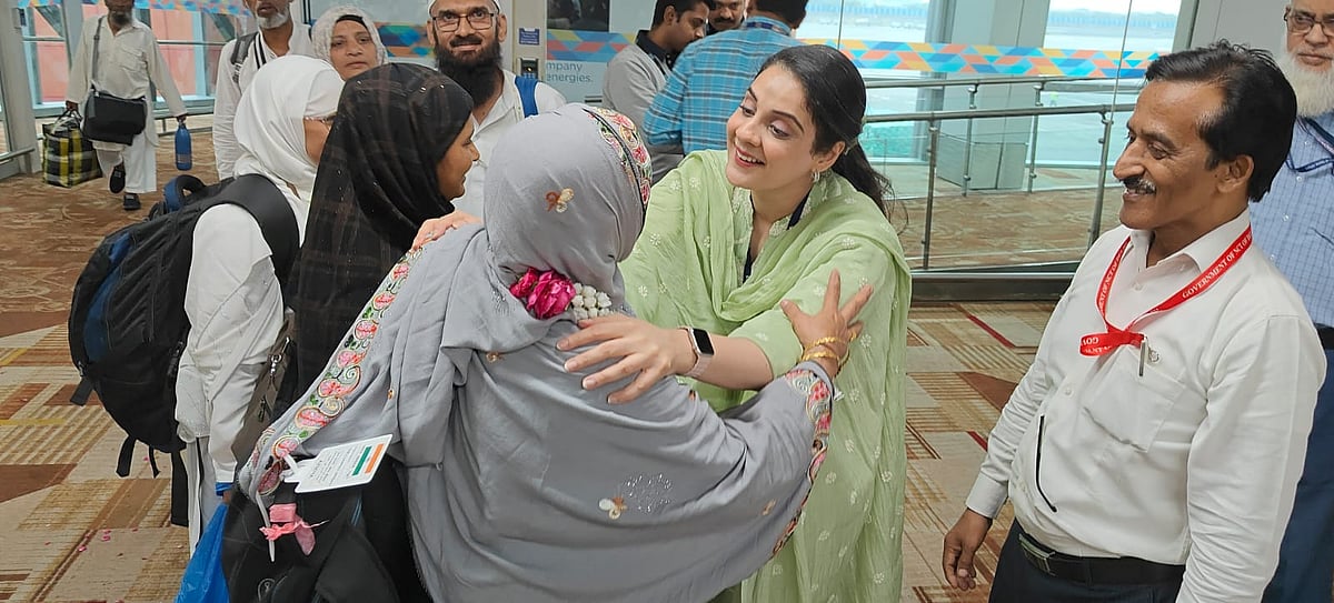 حج 2024: حاجیوں کے پہلے قافلہ کا دہلی میں پُرجوش استقبال، دیکھیں تصویری جھلکیاں