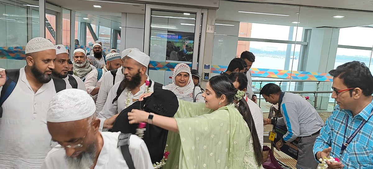حج 2024: حاجیوں کے پہلے قافلہ کا دہلی میں پُرجوش استقبال، دیکھیں تصویری جھلکیاں