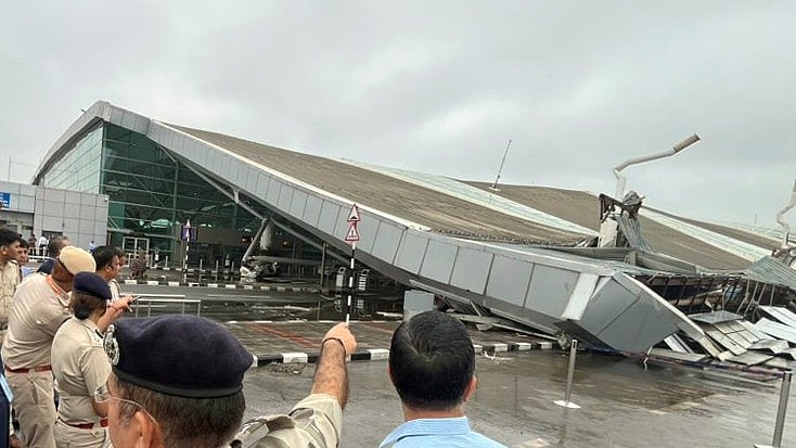 دہلی ایئرپورٹ حادثہ: مہلوکین کے اہلِ خانہ کو 20 لاکھ روپئے اور زخمیوں کو 3-3 لاکھ روپئے معاوضے دینے کا اعلان