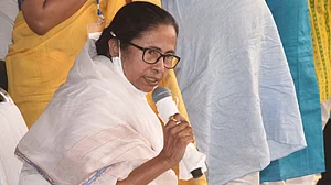 ’میں انصاف کی خاطر کرسی چھوڑنے کو بھی تیار، لیکن انھیں...‘، ڈاکٹروں نے بات چیت سے کیا انکار تو ممتا ہوئیں خفا