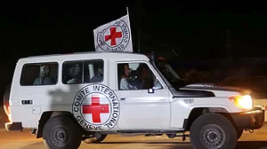 غزہ میں ریڈ کراس کے دفتر پر اسرائیلی بمباری، 22 افراد جاں بحق، 45 زخمی