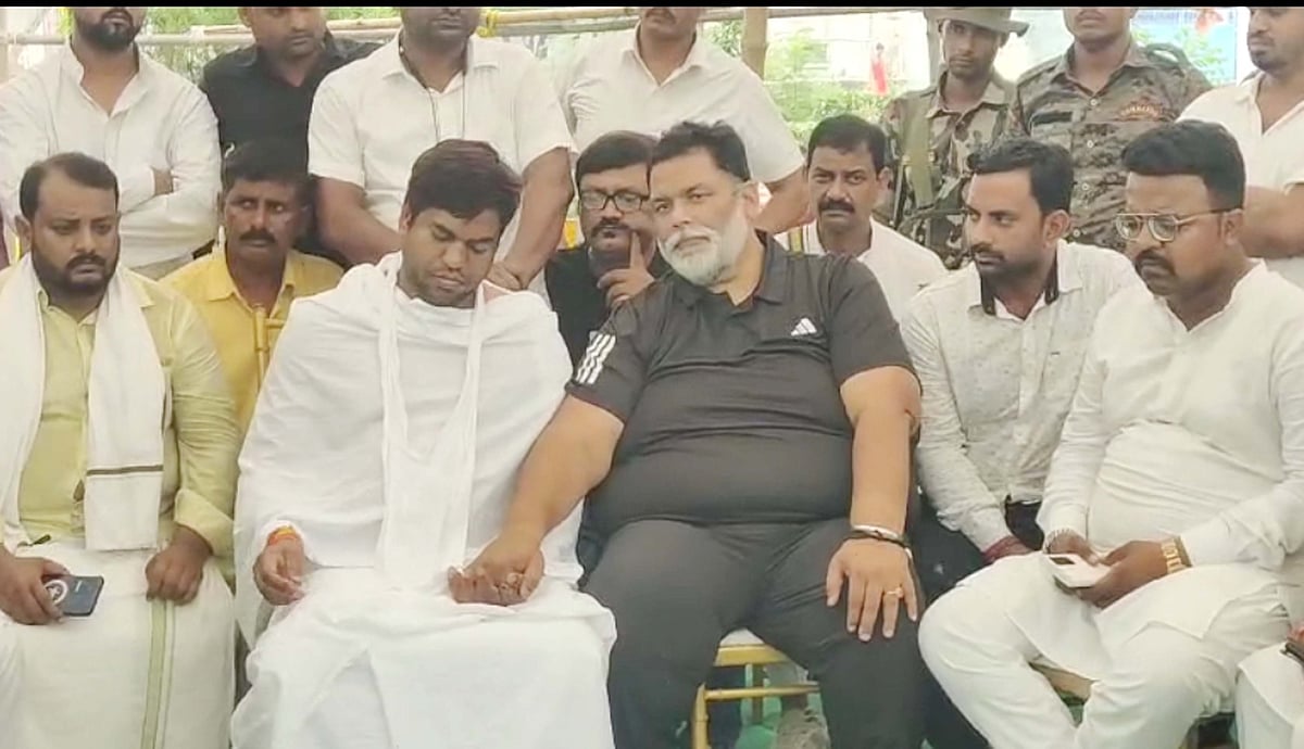 جیتن سہنی قتل معاملہ: پپو یادو کی مکیش سہنی سے ملاقات، مجرموں کو جلد سزا دینے کا مطالبہ