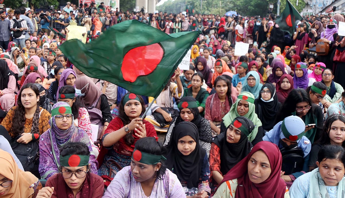 بنگلہ دیش: اٹارنی جنرل اسدالزماں نے آئین سے ’بنگالی نیشنلزم‘ اور ’سیکولرزم‘ لفظ ہٹانے کا دیا مشورہ