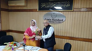اقلیتی کمیشن کی رکن سید شہزادی کا جامعہ ہمدرد میں پرتپاک استقبال، مذاکرہ اور سوال و جواب کے سیشن میں شرکت