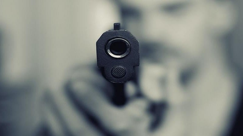 لکھنؤ کے ہوٹل میں تاجر نے خود کو گولی مار کر کی خودکشی، گرل فرینڈ کی بلیک میلنگ سے تنگ آ کر یہ قدم اٹھایا