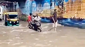 وارانسی میں بارش سے سڑکیں پانی سے بھری، کیوٹو کا ذکر کرتے ہوئے اکھلیش یادو کا طنز