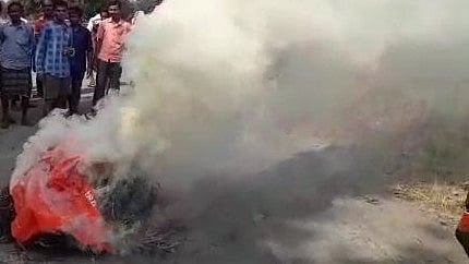 جھارکھنڈ: نکسلیوں نے سی آر پی ایف اہلکاروں پر کیا حملہ، آئی ای ڈی دھماکے میں فوجی شہید، دو دیگر زخمی