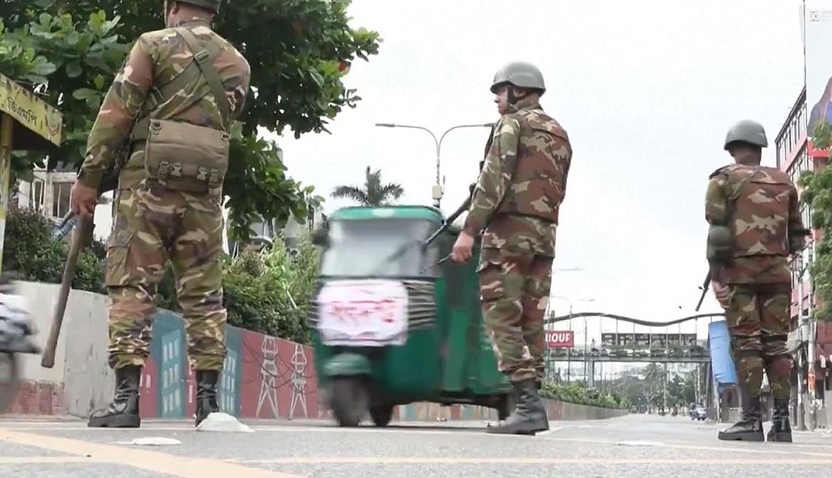 فسادات زدہ بنگلہ دیش سے تقریباً 1000 ہندوستانی طلباء کی وطن واپسی