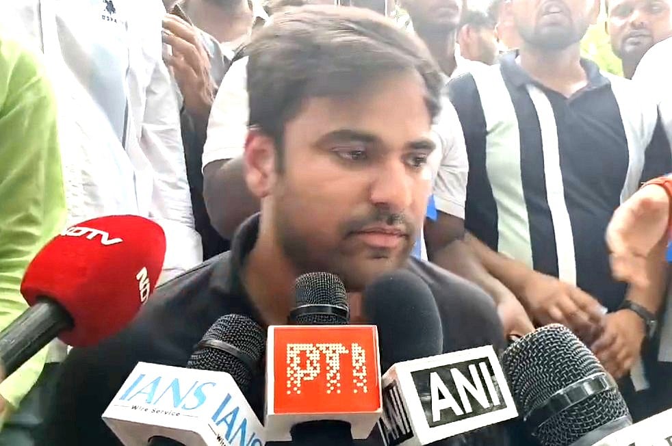 ذاکر حسین کالج میں طلبہ کے 2 گروپ متصادم؛ این ایس یو آئی صدر ورون چودھری کا بی جے پی پر حملہ