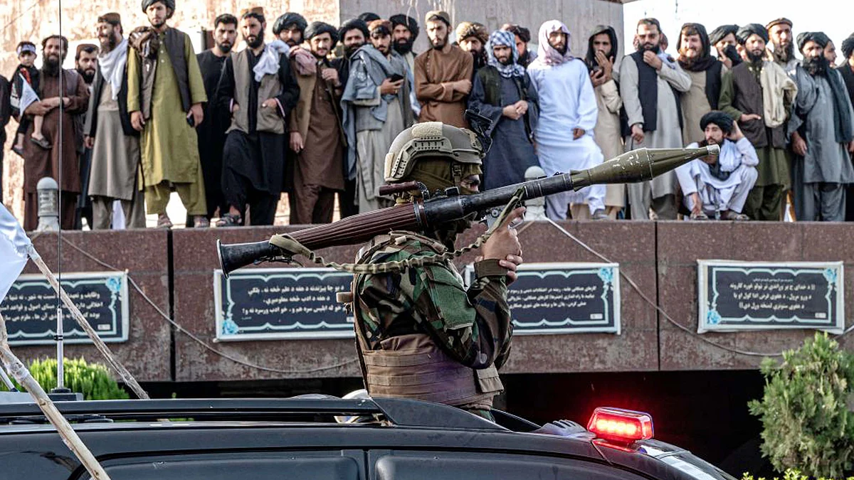 <div class="paragraphs"><p>طالبان کی پریڈ / Getty Images</p></div>