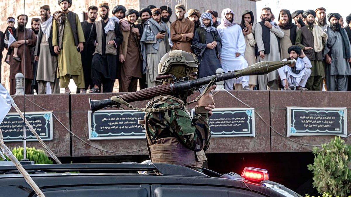 <div class="paragraphs"><p>طالبان کی پریڈ / Getty Images</p></div>