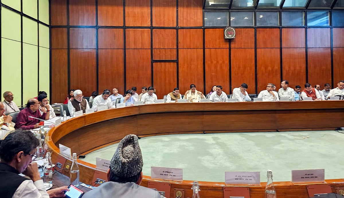 وقف ترمیمی بل پر جے پی سی کے دوسرے اجلاس میں بھی ہنگامہ، کیجریوال، ’افغانستان‘ سے لے کر ’اکھنڈ بھارت‘ تک کا ذکر