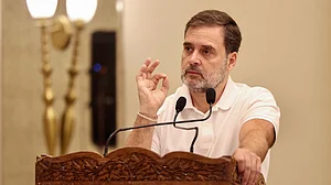 جھانسی میں نومولود بچوں کی اموات: راہل گاندھی کا سخت ردعمل، حکومت سے فوری اقدامات کا مطالبہ