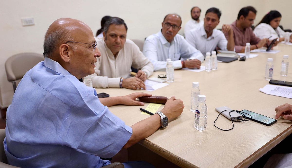 کانگریس کے شعبہ قانون کا پہلا اجلاس منعقد، فرضی خبروں پر لگام لگانے اور فوری ردعمل ٹیمیں بنانے کا فیصلہ