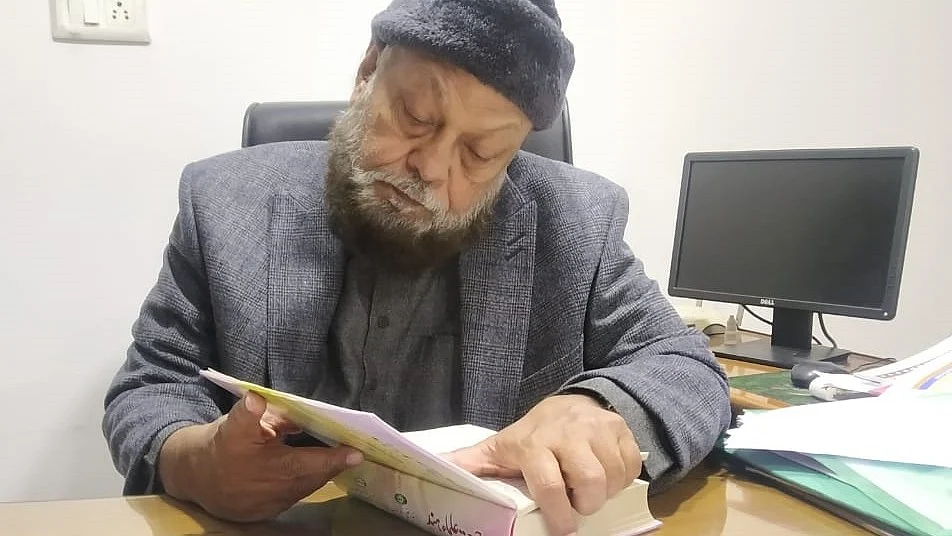 <div class="paragraphs"><p>مولانا نیاز احمد فاروقی</p></div>