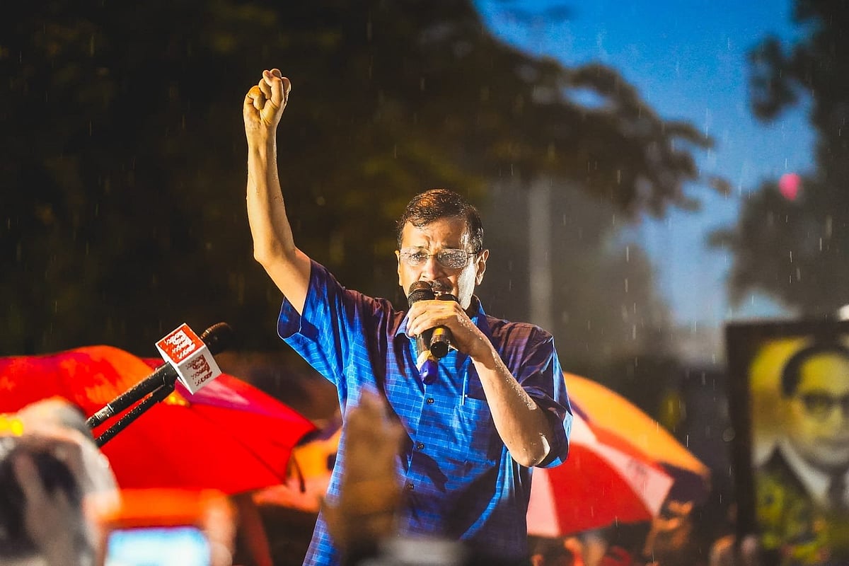 ’ملک مخالف طاقتوں کے خلاف جنگ جاری رکھوں گا‘، تہاڑ جیل سے باہر نکلتے ہی بی جے پی پر حملہ آور ہوئے کیجریوال