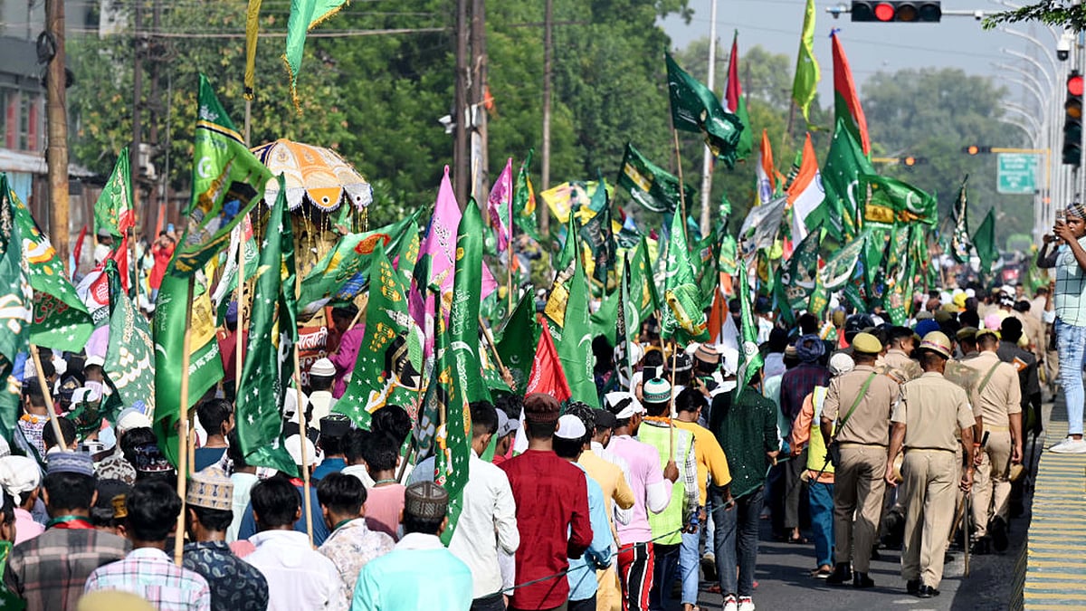 <div class="paragraphs"><p>عید میلادالنبیؐ کے جلوس کی فائل تصویر / Getty Images</p></div>