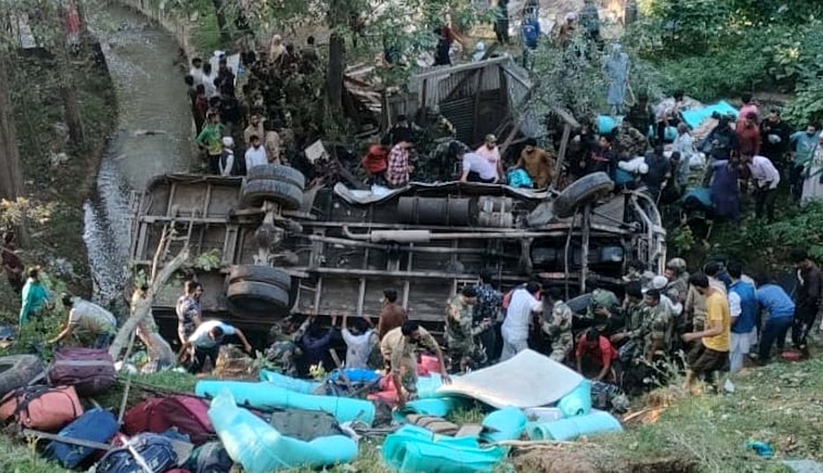 وادی کشمیر: بڈگام کے میں بی ایس ایف کی گاڑی حادثہ کا شکار، 4 جوان جاں بحق، 36 زخمی