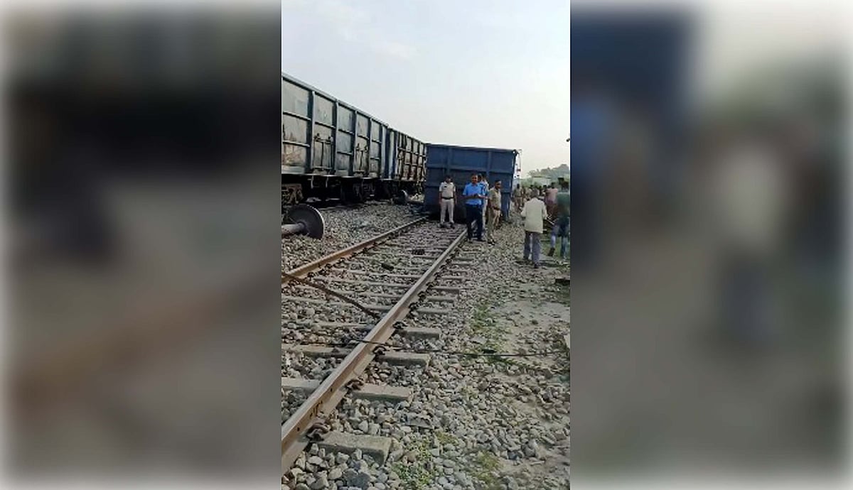مغربی بنگال میں مال گاڑی کے چھ ڈبے پٹری سے اتر گئے، کوئی جانی نقصان نہیں