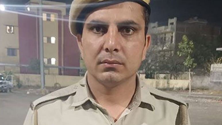 دہلی میں روڈریج کا سنسنی خیز معاملہ: کار ڈرائیور نے کانسٹیبل کو 10 میٹر تک گھسیٹتے ہوئے گاڑی کے نیچے کچل ڈالا