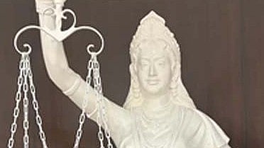 سپریم کورٹ نے ’انصاف کی دیوی‘ کی آنکھوں سے ہٹائی پٹی تو ناراض ہوئے سنجے راؤت، بی جے پی-آر ایس ایس پر حملہ