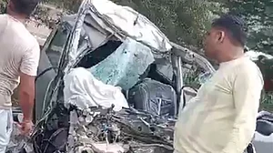 نوئیڈا ایکسپریس وے پر دردناک سڑک حادثہ، باپ-بیٹا اور ماں سمیت 5 افراد کی موت