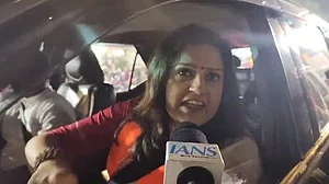 ’الیکشن کمیشن کو بند کر دینا چاہیے، مہاراشٹر میں انتخاب کی چوری ہو رہی‘، پرینکا چترویدی کا سنگین الزام