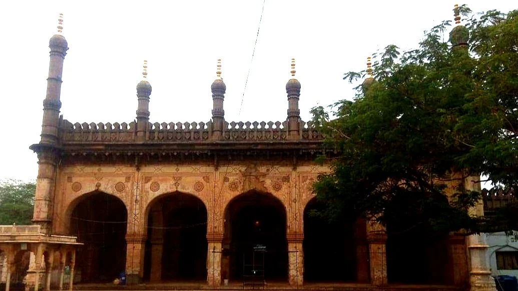 <div class="paragraphs"><p>پیر پاشا بنگلہ درگاہ (کرناٹک)، تصویر سوشل میڈیا</p></div>